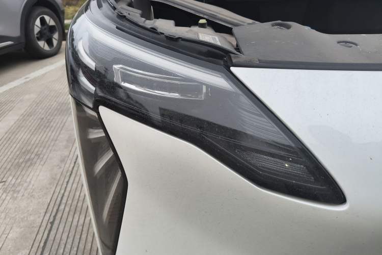 Used AION Y 2023 Plus 510 Enjoy Edition Right Front Headlight