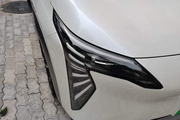 Used AION Y 2023 Plus 510 Smart Edition Right Front Headlight