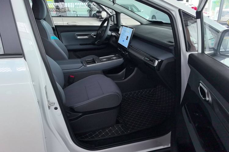 Used AION Y 2023 Plus 510 Enjoy Edition Right Front Seat