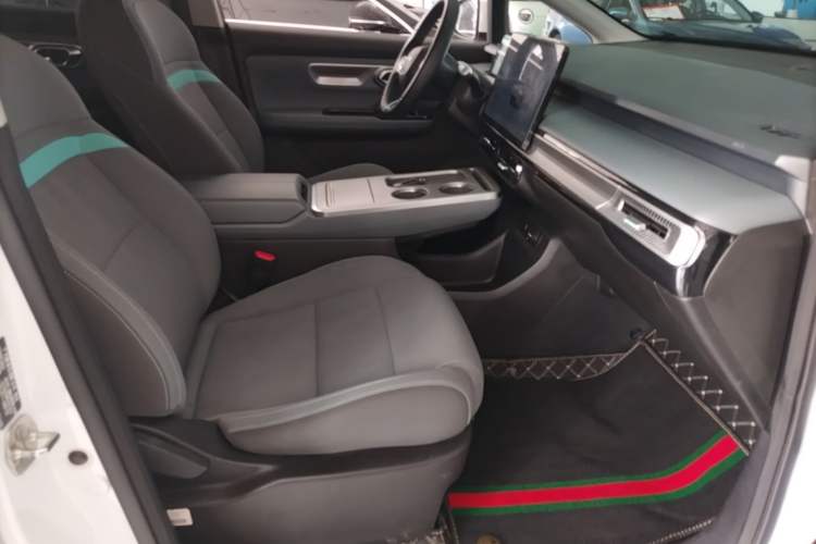 Used AION Y 2023 Younger Right Front Seat