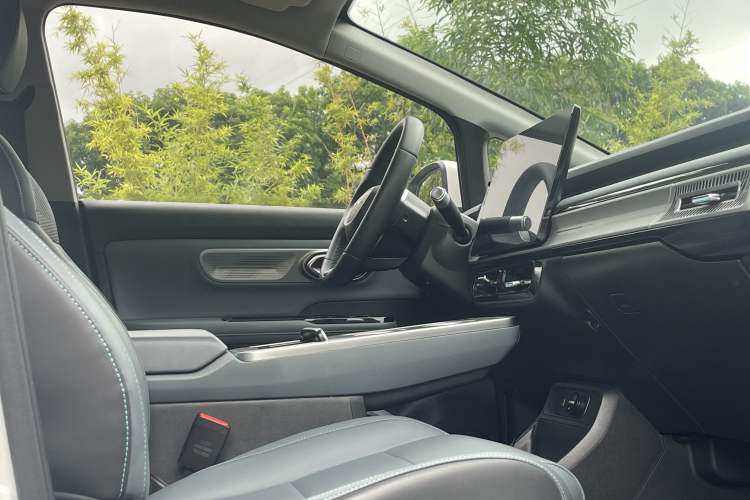 Used AION Y 2023 Plus 510 Smart Edition Right Front Seat