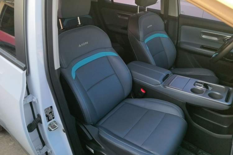 Used AION Y 2023 Plus 510 Smart Edition Right Front Seat