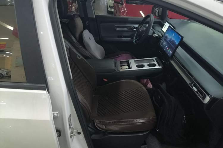 Used AION Y 2023 Plus 510 Smart Edition Right Front Seat