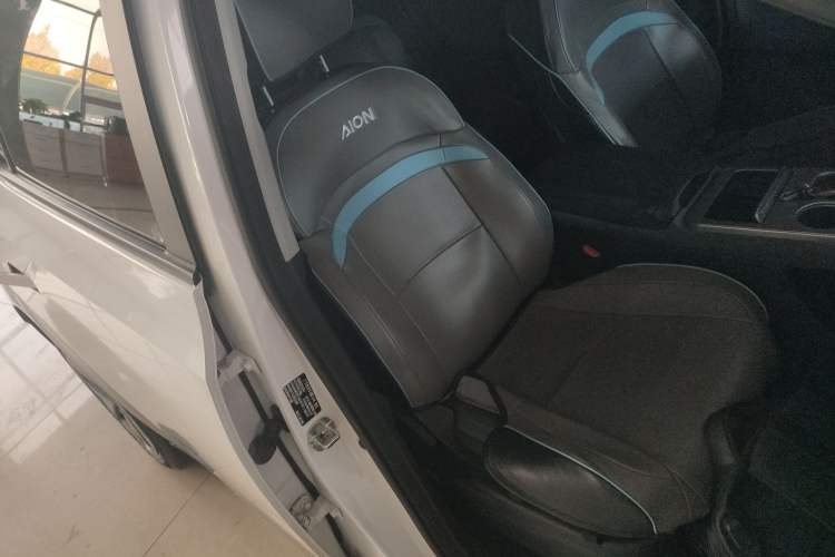 Used AION Y 2023 Plus 510 Enjoy Edition Right Front Seat