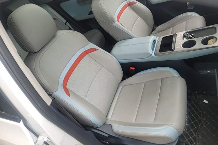 Used AION Y 2023 Younger Star Edition Right Front Seat