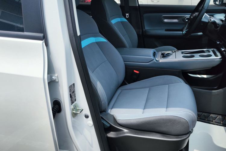 Used AION Y 2023 Younger Right Front Seat