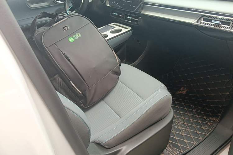Used AION Y 2023 Plus 610 Enjoy Edition Right Front Seat