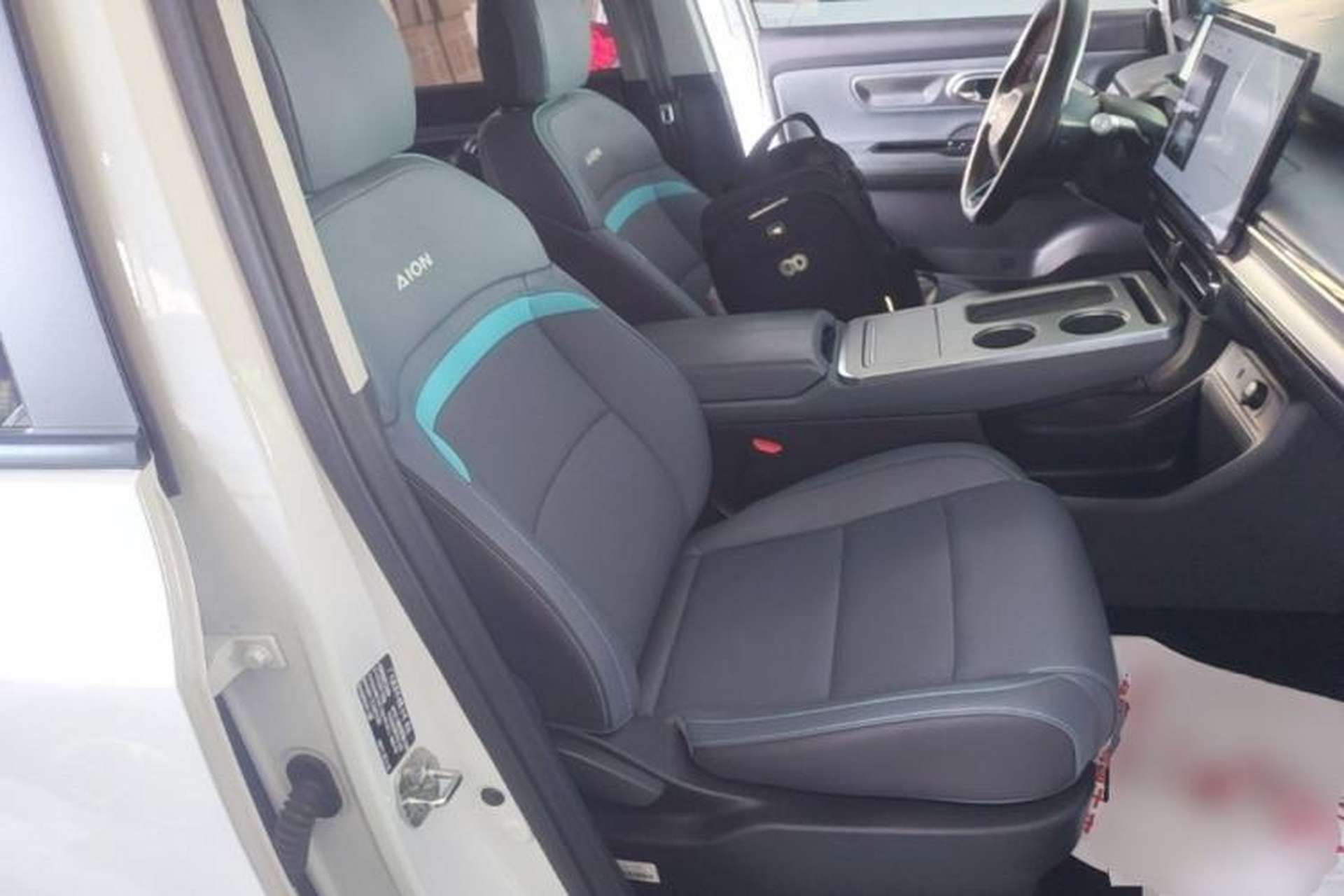 Used AION Y 2023 Plus 510 Smart Edition Right Front Seat