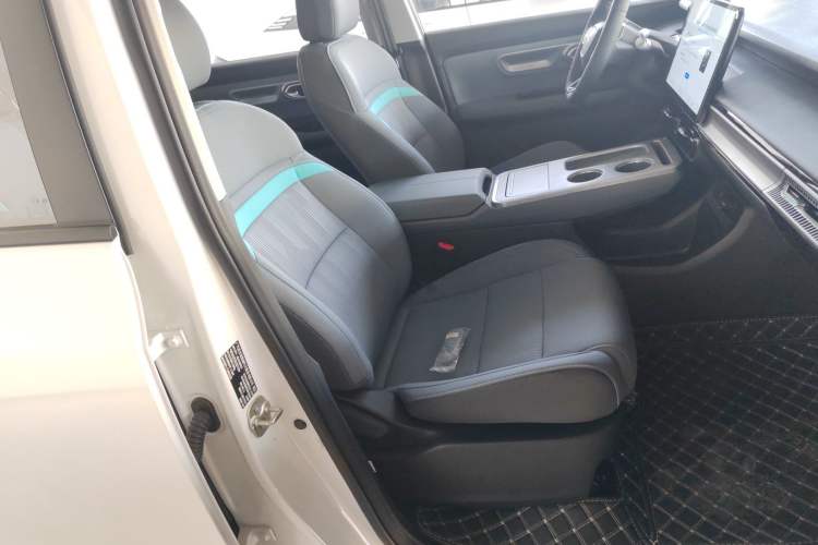 Used AION Y 2023 Plus 510 Enjoy Edition Right Front Seat