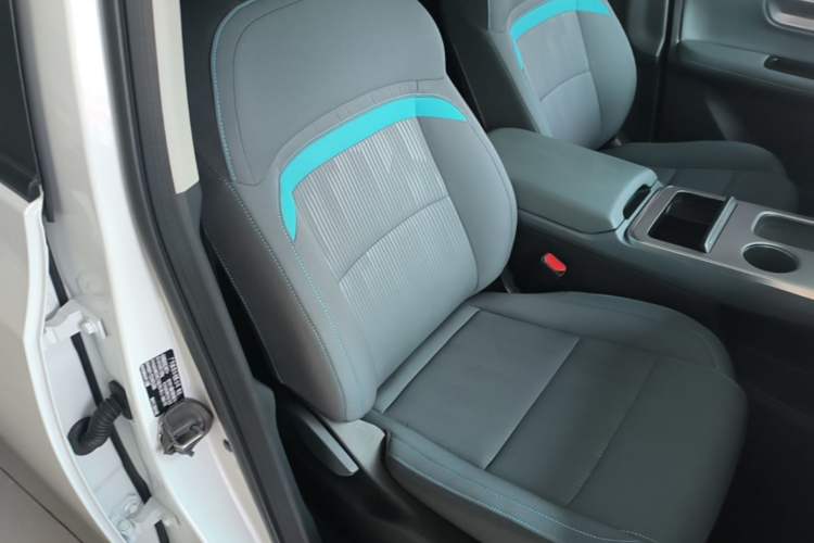 Used AION Y 2023 Plus 510 Enjoy Edition Right Front Seat
