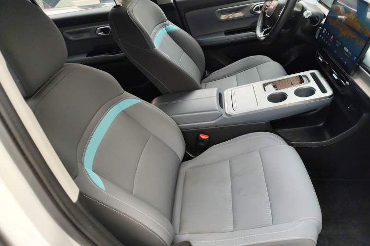 Used AION Y 2023 Plus 510 Enjoy Edition Right Front Seat