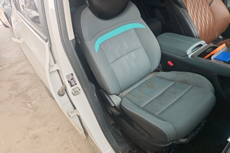 Used AION Y 2023 Plus 510 Enjoy Edition Right Front Seat