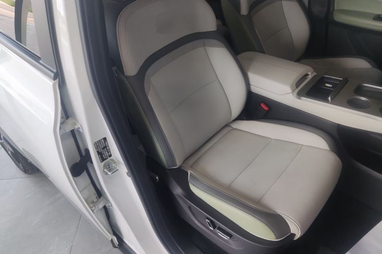 Used AION Y 2023 Plus 510 Tech Edition Right Front Seat