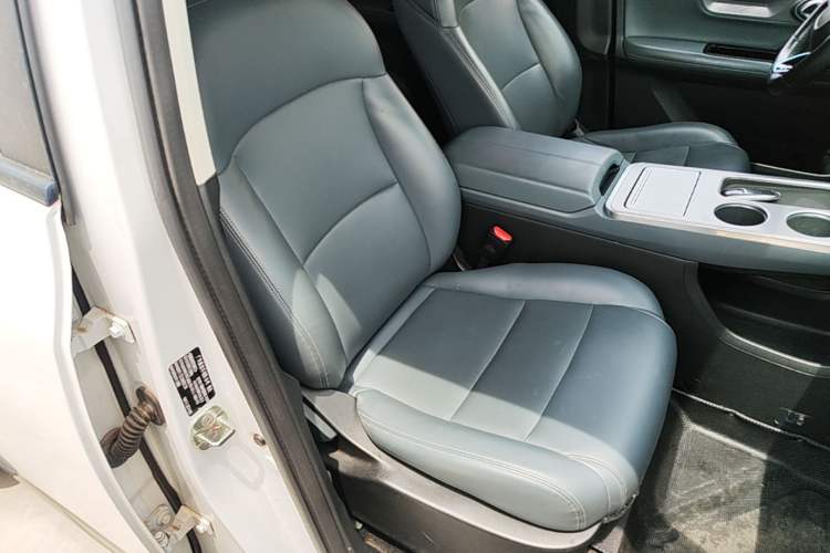 Used AION Y 2023 Younger Right Front Seat
