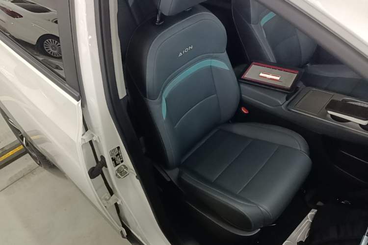 Used AION Y 2023 Younger Star Edition Right Front Seat