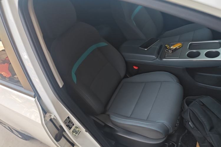 Used AION Y 2023 Younger Right Front Seat