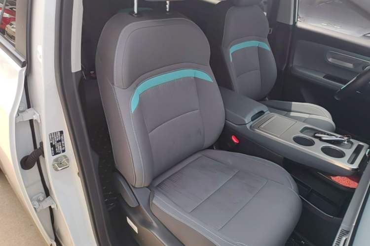 Used AION Y 2023 Plus 510 Enjoy Edition Right Front Seat