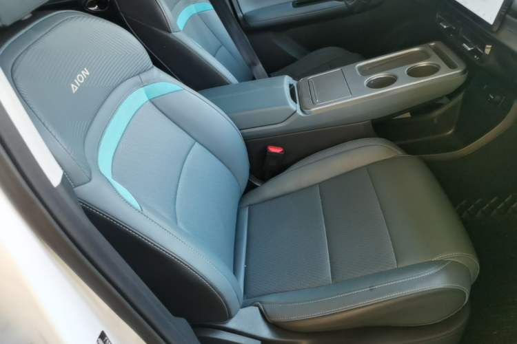 Used AION Y 2023 Plus 510 Smart Edition Right Front Seat
