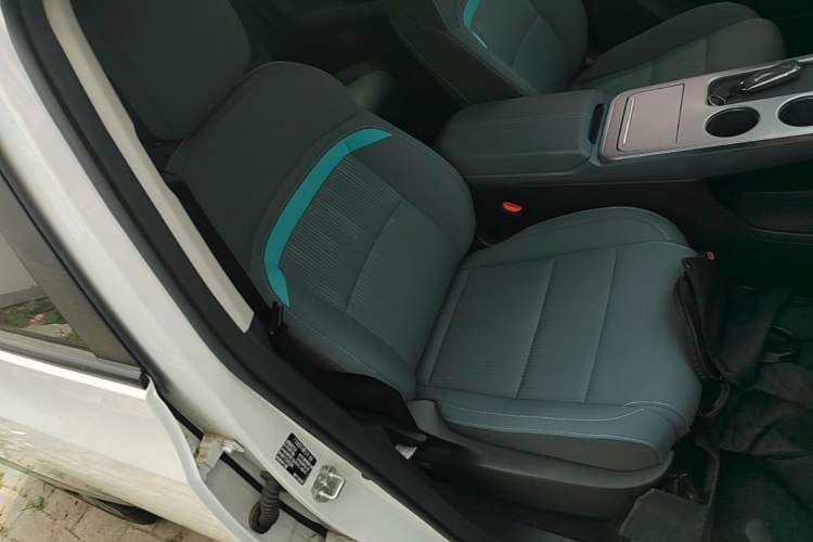 Used AION Y 2023 Plus 510 Enjoy Edition Right Front Seat