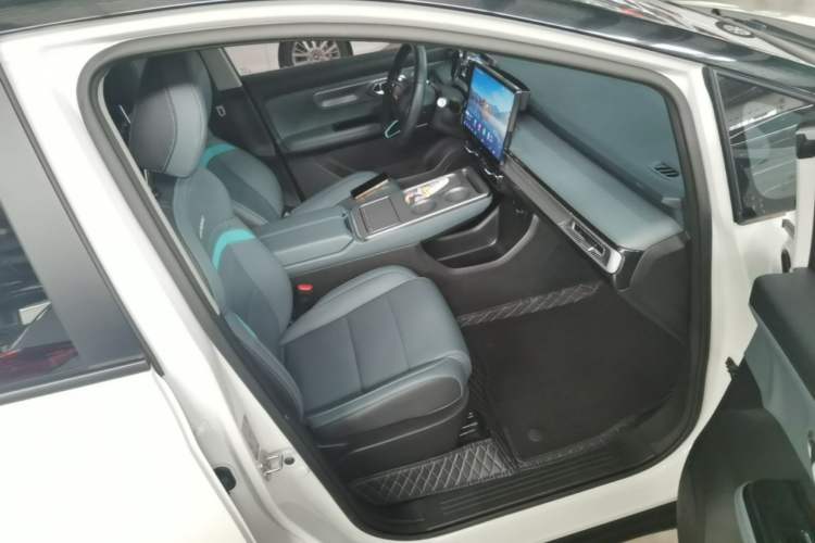 Used AION Y 2023 Younger Star Edition Right Front Seat