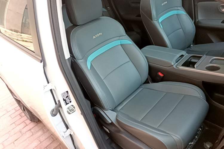 Used AION Y 2023 Plus 510 Smart Edition Right Front Seat
