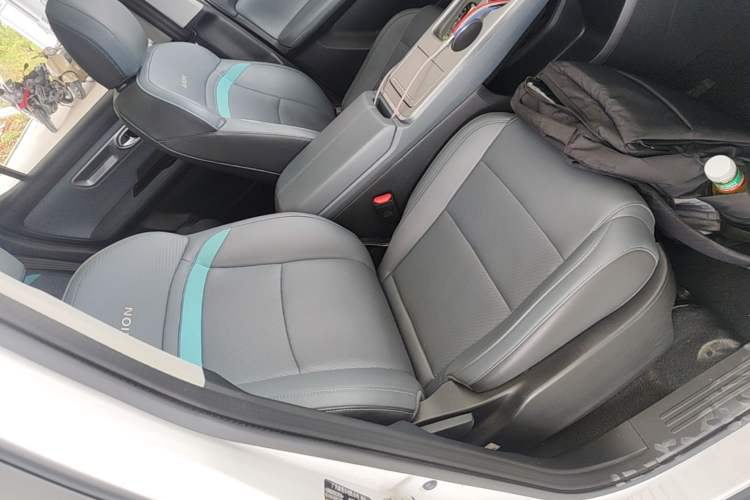 Used AION Y 2023 Plus 510 Smart Edition Right Front Seat