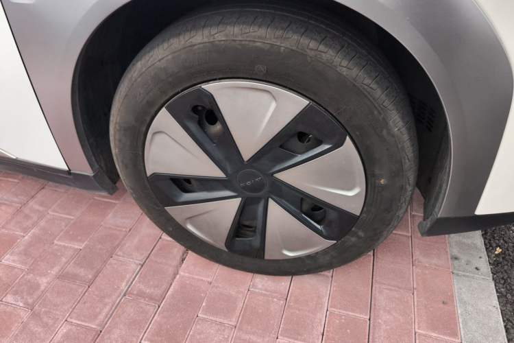 Used AION Y 2023 Plus 510 Enjoy Edition Right Front Wheel Hub