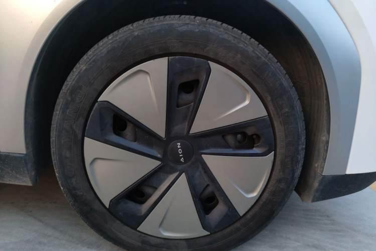 Used AION Y 2023 Plus 610 Enjoy Edition Right Front Wheel Hub