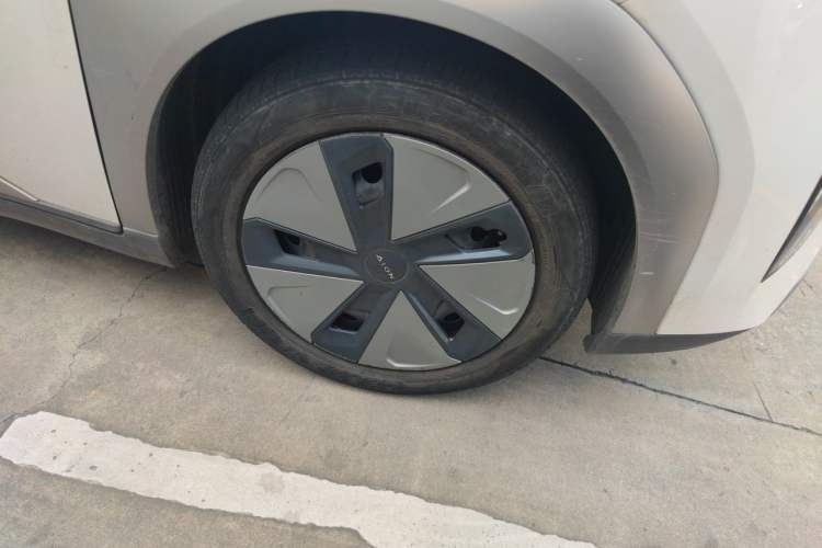 Used AION Y 2023 Plus 510 Enjoy Edition Right Front Wheel Hub