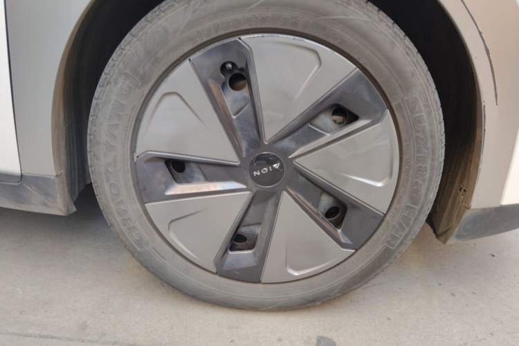 Used AION Y 2023 Plus 610 Enjoy Edition Right Front Wheel Hub