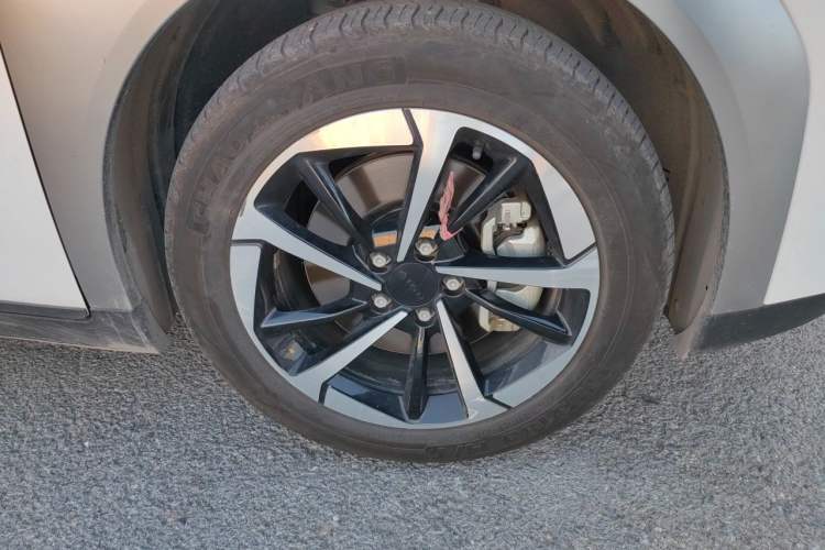 Used AION Y 2023 Plus 510 Smart Edition Right Front Wheel Hub