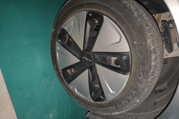 Used AION Y 2023 Plus 510 Enjoy Edition Right Front Wheel Hub