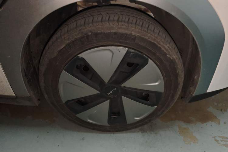 Used AION Y 2023 Plus 510 Enjoy Edition Right Front Wheel Hub