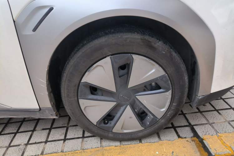 Used AION Y 2023 Plus 510 Enjoy Edition Right Front Wheel Hub