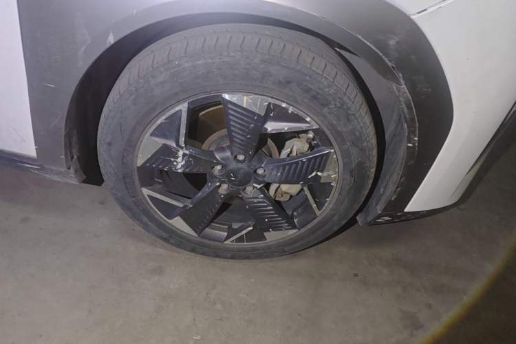 Used AION Y 2023 Plus 510 Enjoy Edition Right Front Wheel Hub