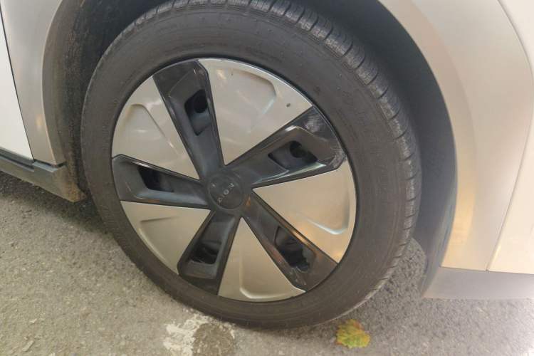 Used AION Y 2023 Plus 510 Enjoy Edition Right Front Wheel Hub