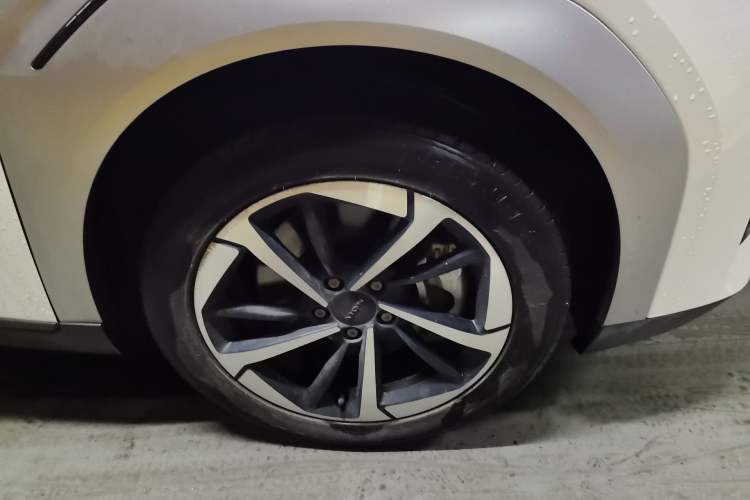 Used AION Y 2023 Younger Star Edition Right Front Wheel Hub