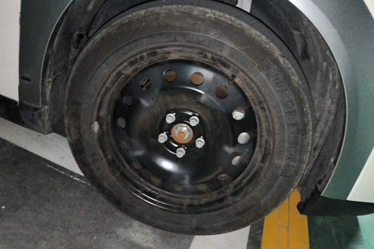 Used AION Y 2023 Plus 610 Enjoy Edition Right Front Wheel Hub