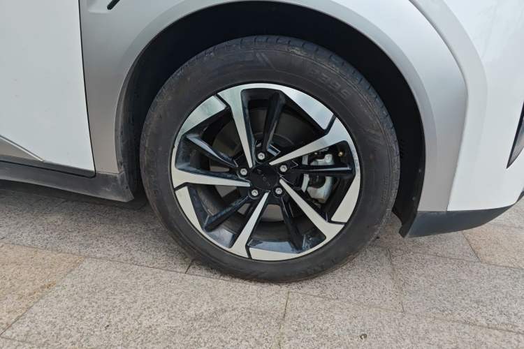 Used AION Y 2023 Plus 510 Smart Edition Right Front Wheel Hub