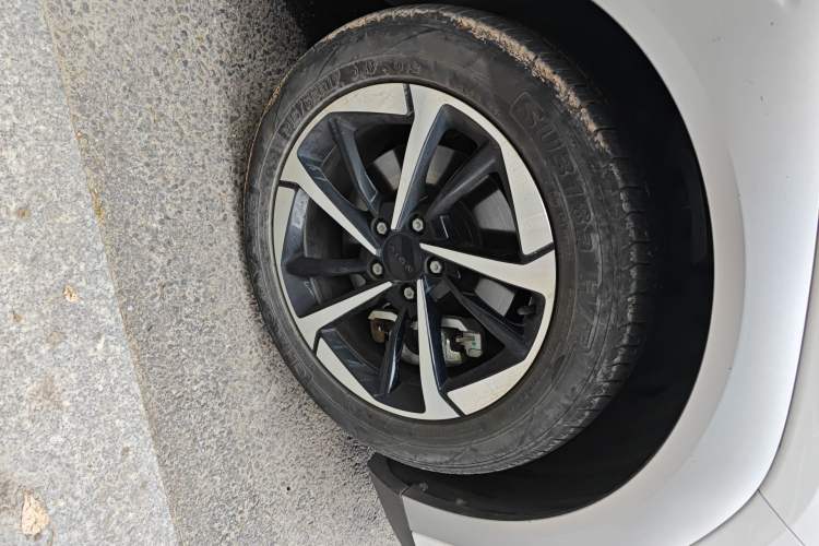 Used AION Y 2023 Plus 510 Smart Edition Right Front Wheel Hub