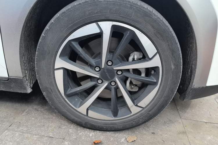Used AION Y 2023 Plus 510 Smart Edition Right Front Wheel Hub