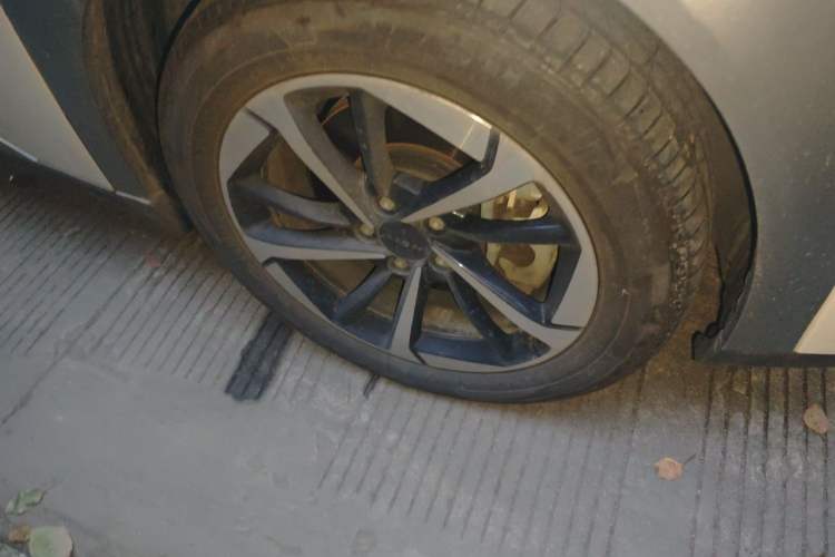 Used AION Y 2023 Younger Star Edition Right Front Wheel Hub