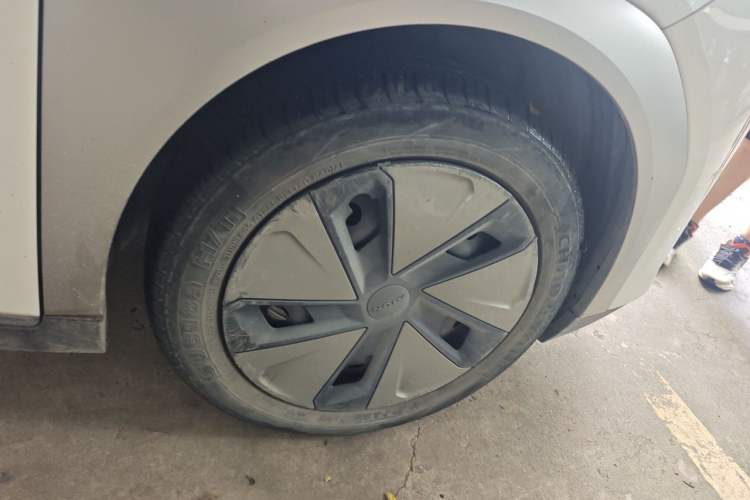 Used AION Y 2023 Plus 510 Enjoy Edition Right Front Wheel Hub
