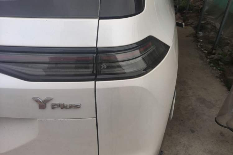 Used AION Y 2023 Younger Star Edition Right Rear Taillight