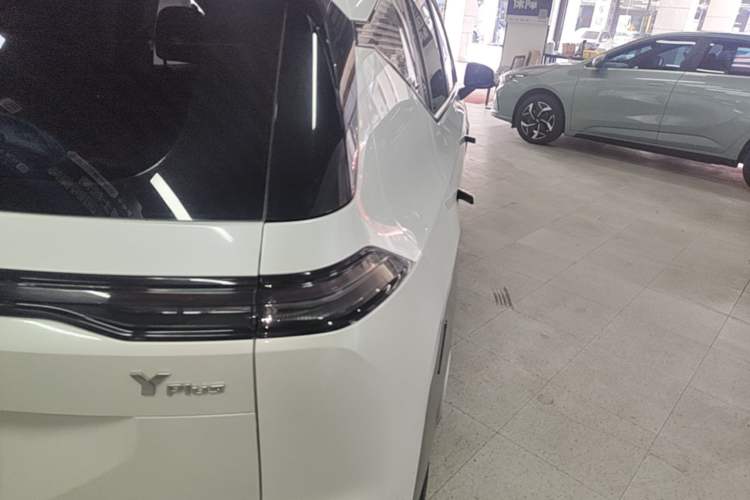 Used AION Y 2023 Plus 510 Enjoy Edition Right Rear Taillight