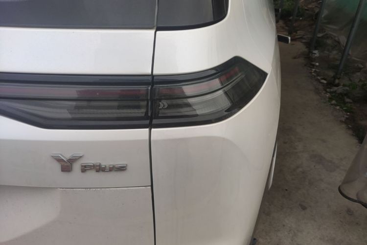 Used AION Y 2023 Younger Star Edition Right Rear Taillight