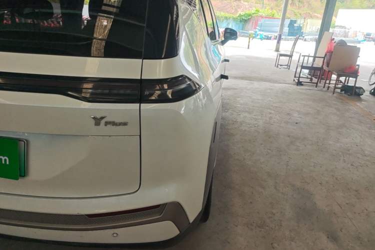 Used AION Y 2023 Plus 510 Smart Edition Right Rear Taillight