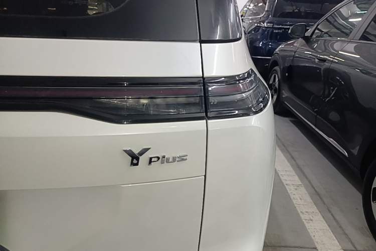 Used AION Y 2023 Younger Star Edition Right Rear Taillight