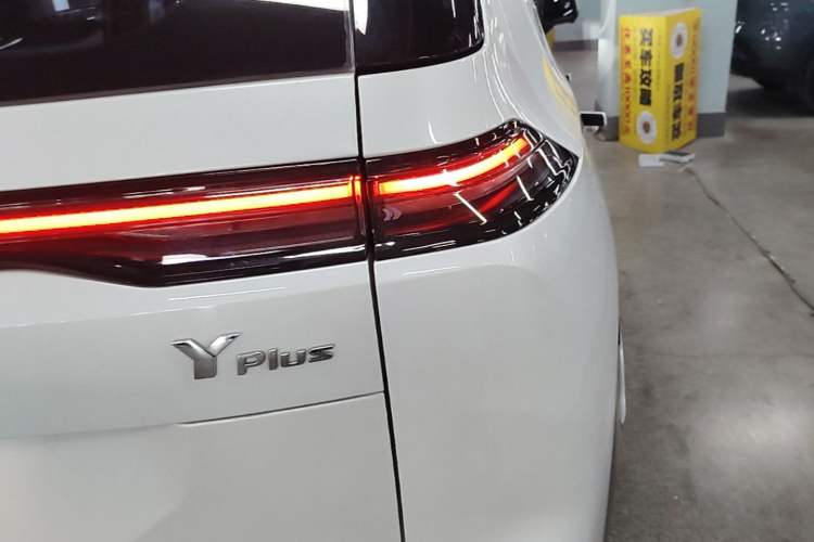 Used AION Y 2023 Plus 510 Smart Edition Right Rear Taillight