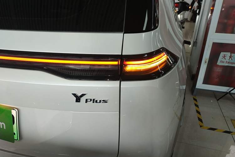 Used AION Y 2023 Younger Star Edition Right Rear Taillight